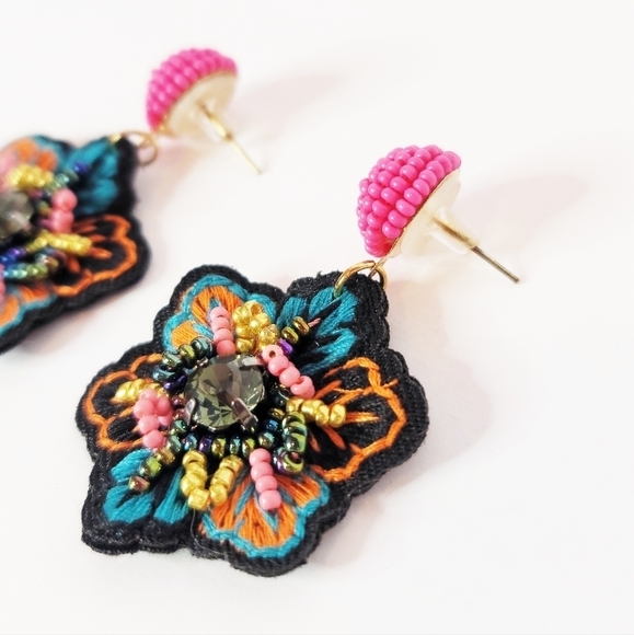 Beaded and Embroidered Flower Stud Earrings NWOT - Picture 3 of 5